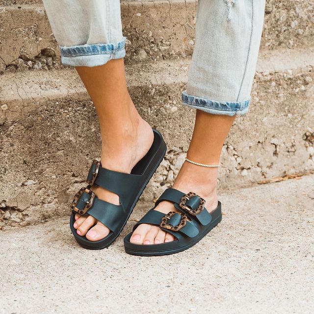 Molded flip-flop sandals with cargo pants