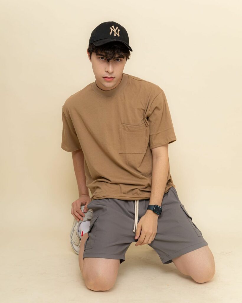 boy wearing solid t-shirt with cargo shorts